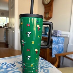 Tervis Green Peanuts Holiday Surprise 40 oz. Tumbler with Straw